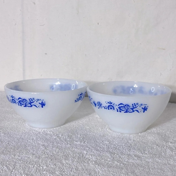 Vintage Termo-Rey Milk Glass Cereal Bowls W Blue Floral Pattern x2 - Picture 5 of 13